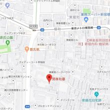 関孝和の墓は、新宿区弁天町の浄輪寺の中に収められています。