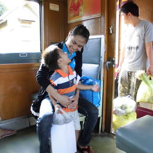 列車内ではタイの人たちと親しくなれるので退屈しない。