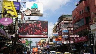 トムヤムクンを食べに