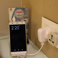 ４Gのスマホ、無料貸し出しだそうです