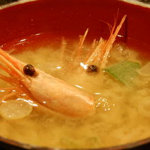 甘エビの出汁が効いたお味噌汁は無料で好きなだけ～