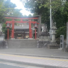 入口の鳥居の様子