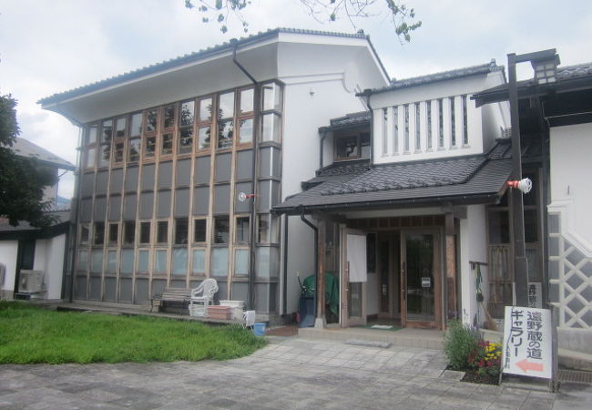 時間が止まったかのようなのどかな風情で楽しめるギャラリーです