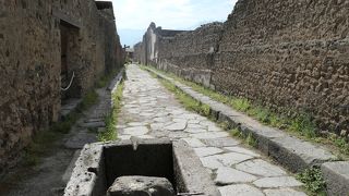 ポンペイ遺跡北出口であったヴェスヴィオ門