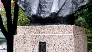 クラーク博士の胸像を探してたら、、、初代北大総長の胸像がありました。