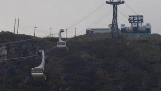 那須岳(茶臼岳)山頂への登山道とを結ぶロープウェイです!!