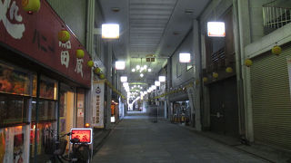 まさに地元の商店街です。