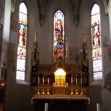 ステンドグラスが美しい