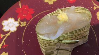 ちょっと高めで観光客向け