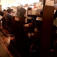 店内は普通の喫茶店