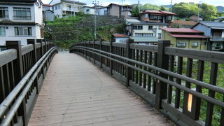 歩行者専用の橋