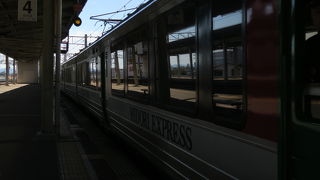 博多と佐世保を結ぶ