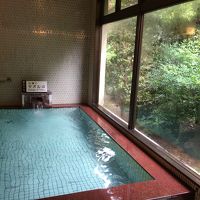 温泉はお肌がつるつるになりますよ