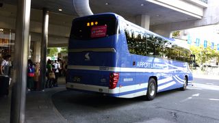 荷物で満席に。