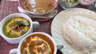 ランチのカレー二種