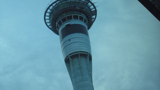 スカイタワー近くのホテルに宿泊したので、客室からスカイタワーが良く見えました。