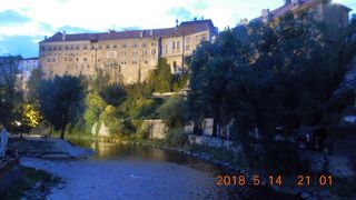 チェスキークルムロフ城を見上げるビューポイント