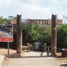 グロットへの降り口