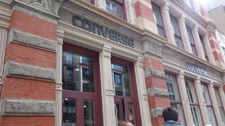 路面店オンリーショップは意外と少ない。