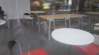 綺羅乃湯のオープンスペース内にあります