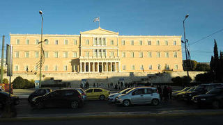 シンタグマ広場に面した国会議事堂