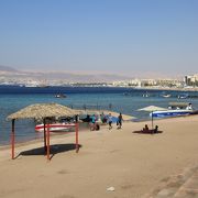 ヨルダン唯一の海に面した街