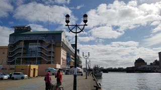 幣舞橋近くリバーサイドの観光施設