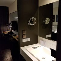 洗面台はバスルームと別