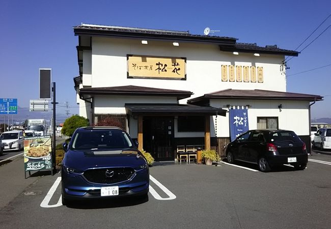 お蕎麦とのセットメニューがおすすめです。