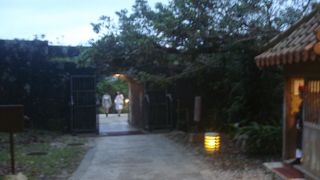 かつて資材搬入用の門であったとのことです