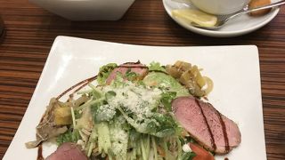 パン売り場に隣接カフェ