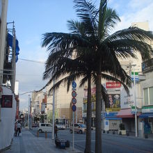 さすがに早朝は人通りが少ないです