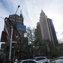 NYNYの横の通りです