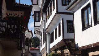 旧市街らしい細い道