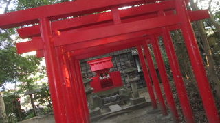 小さい神社です