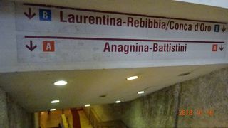 アッピア街道に行くときに地下鉄Ａ線を利用しました。