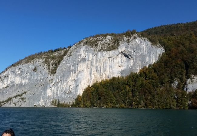 垂直の岩山