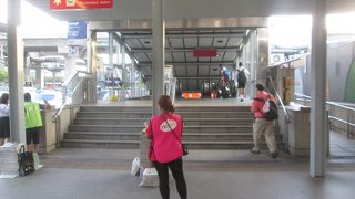 空港からペッチャブリー駅まで移動する人が多い