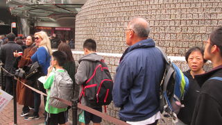 ピークトラムの朝は早い