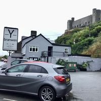 ホテルからお城も見えます。幹線道路沿いなので日中なら問題なし