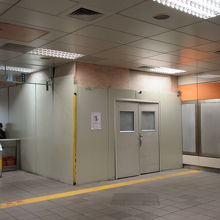 捷運環状線の出入口の工事だと思ふ。