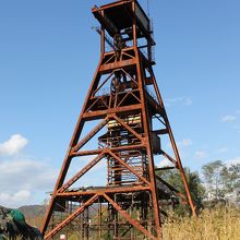 横から見た旧北炭幌内立坑櫓