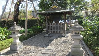 二人の博士が祀られています