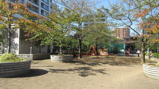 児童遊園もあります