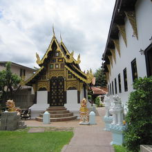 ３本堂右側礼拝堂