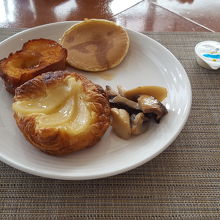 パン等、デニッシュがおいしかった！！