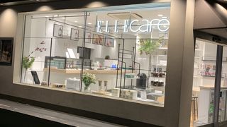 広場の脇にありました