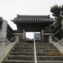 「慈光寺」の山門