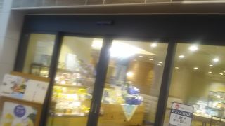 ゆっくりとくつろぎながら買い物と紅茶を飲むことが楽しめるので大変重宝しているお店です