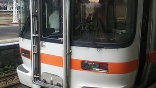 2017年10月７日の豊橋８時40分発特別快速米原行きの様子